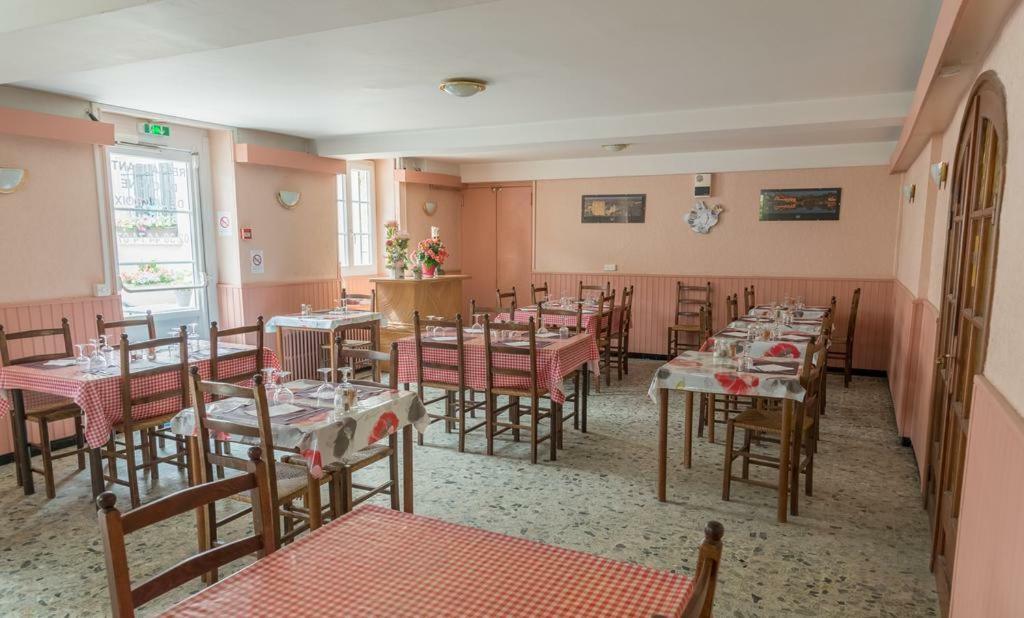 Hotel Du Cygne De La Croix Blanche Lailly-en-Val المظهر الخارجي الصورة
