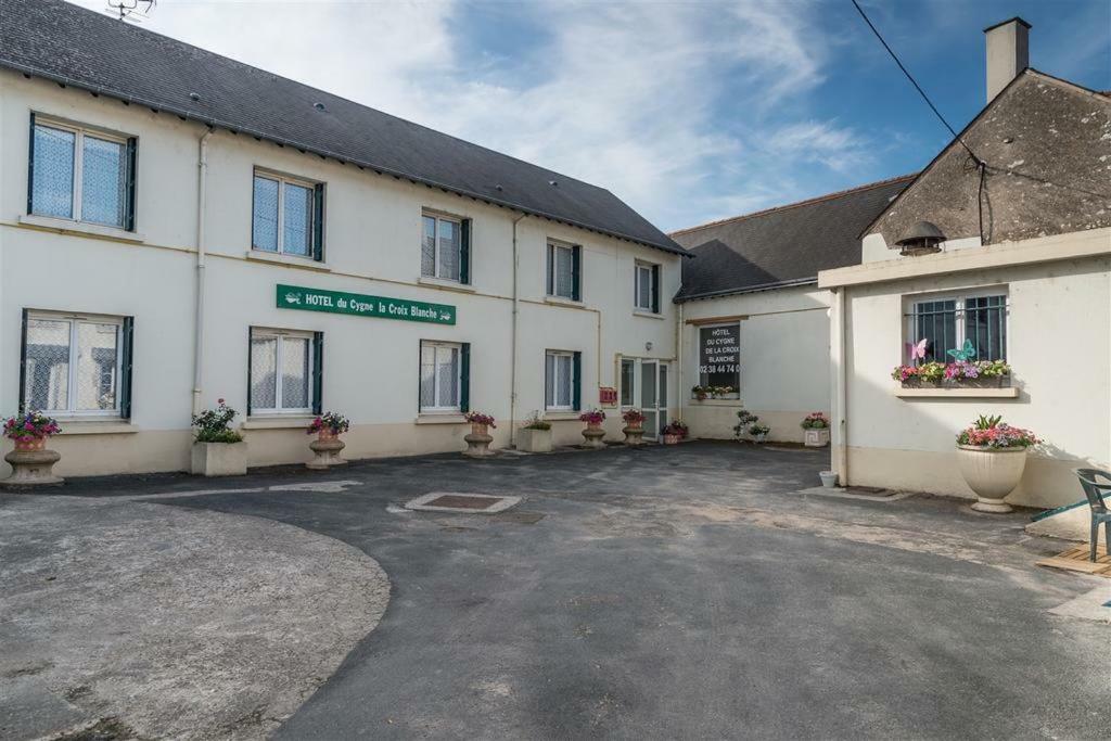 Hotel Du Cygne De La Croix Blanche Lailly-en-Val المظهر الخارجي الصورة